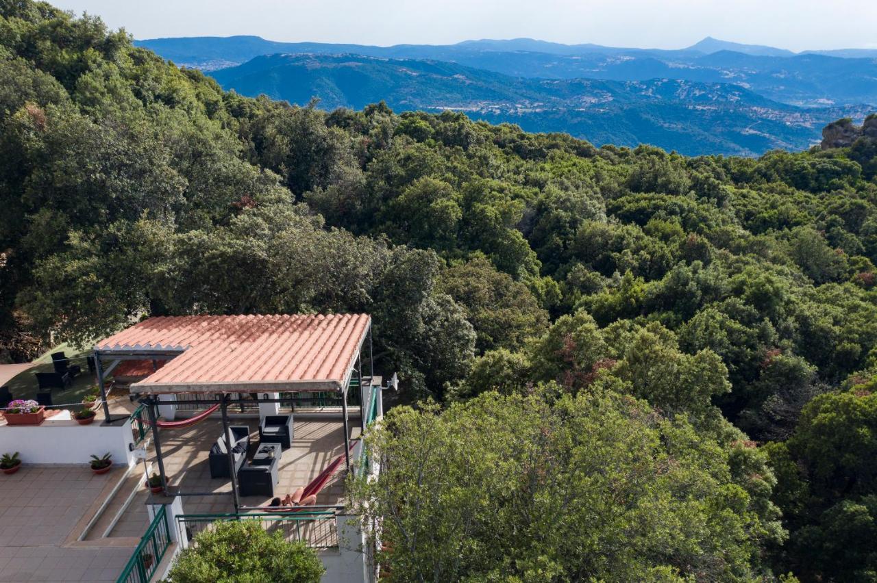 ホテル S'Enis Monte Maccione オリエーナ エクステリア 写真